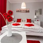 Grey House بيت شباب *