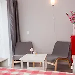 Grey House بيت شباب فروتسواف