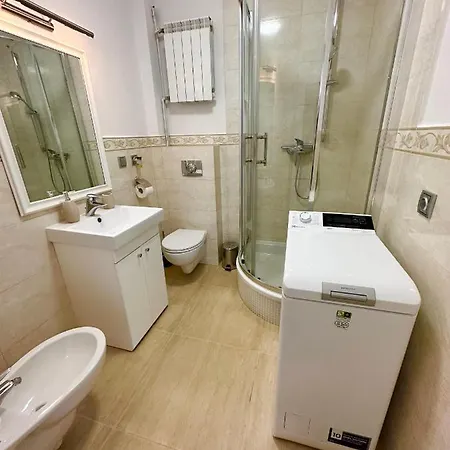 بيت شباب Grey House