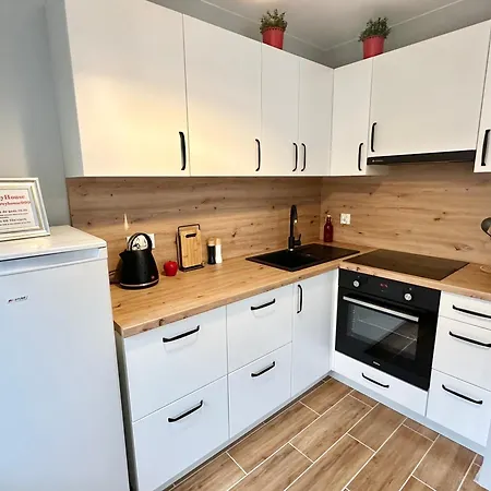 بيت شباب Grey House