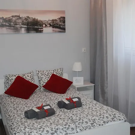 Grey House Breslau
